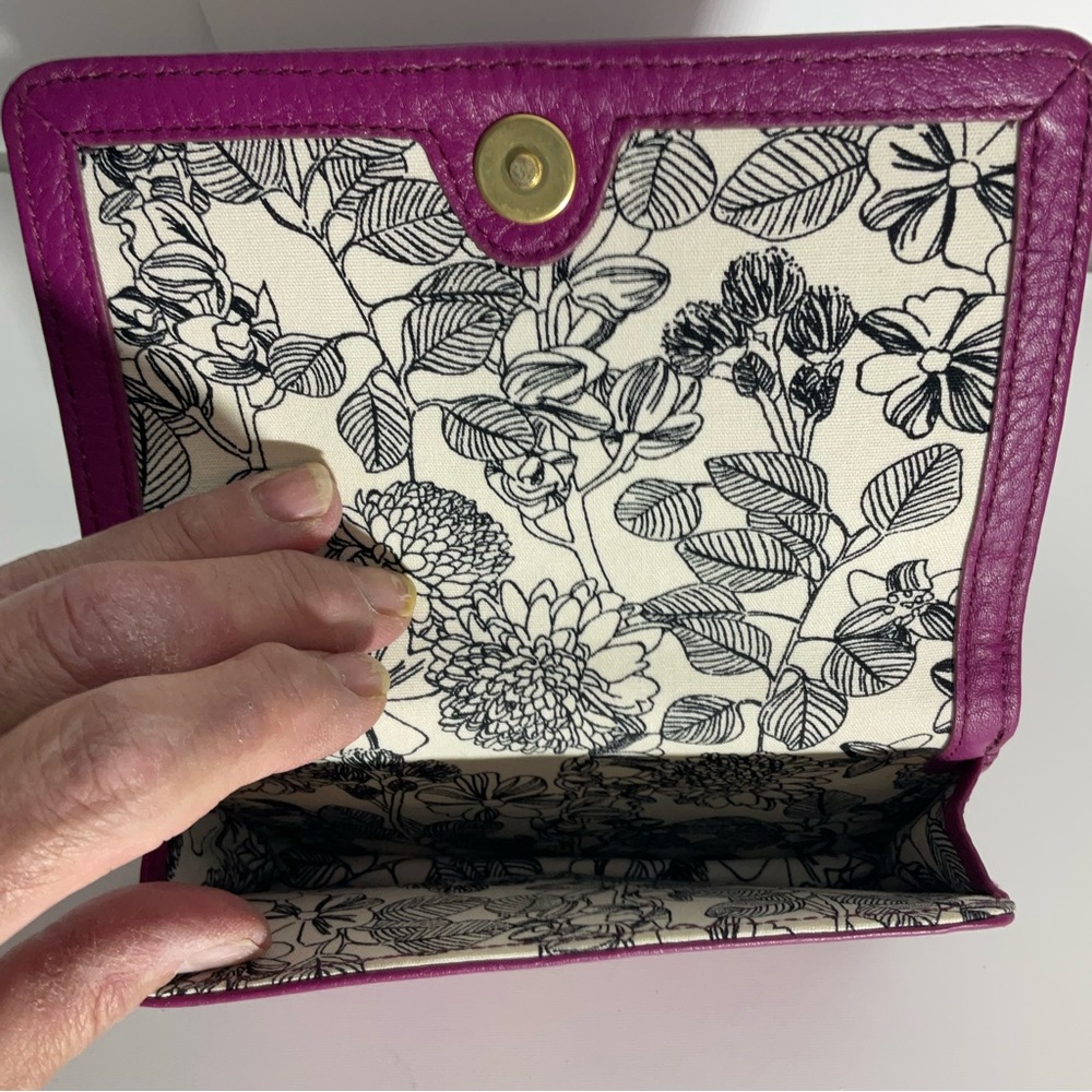 Vera Bradley Full Zip & Snap Closure Wallet Fabric Interior Cash & Card Slots - Picture 9 of 15